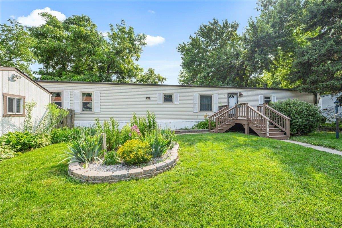7646 101st Plaza - Photo 1