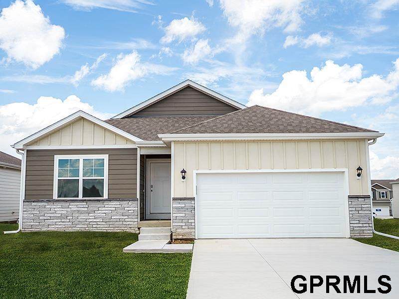 8906 167th Street - Photo 1