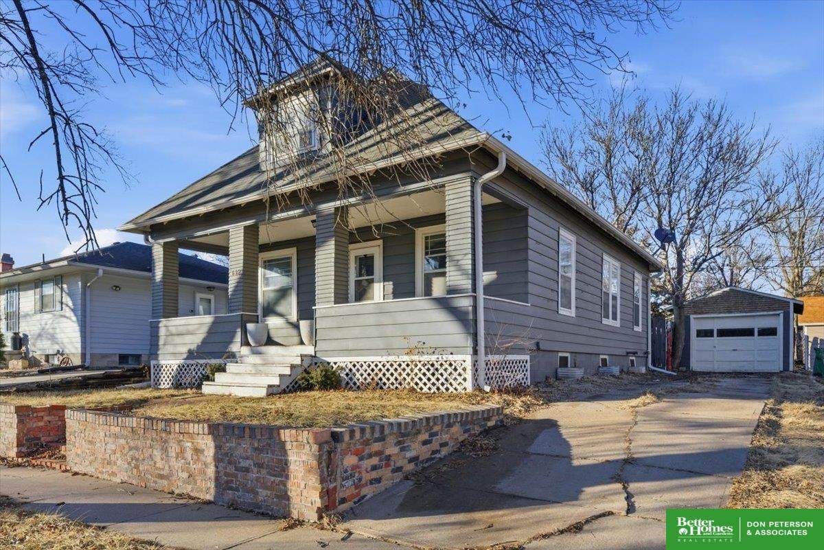 642 6th Street - Photo 1