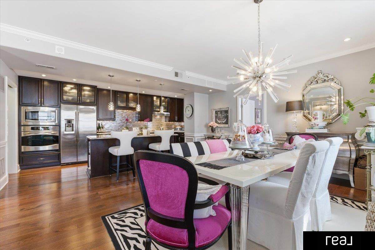 1403 Farnam Street - Photo 1