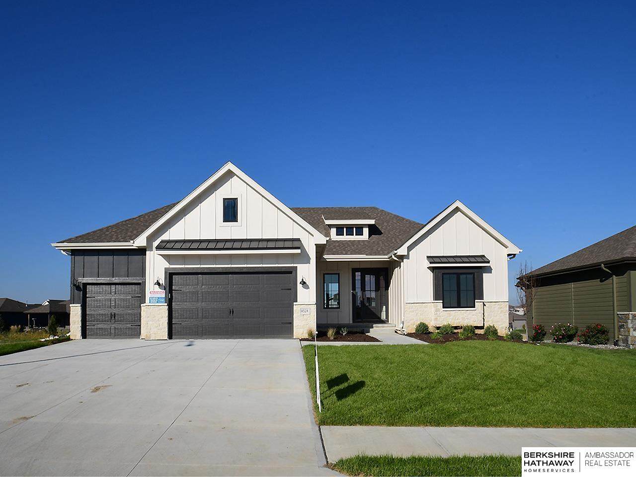 10104 117th Street - Photo 1