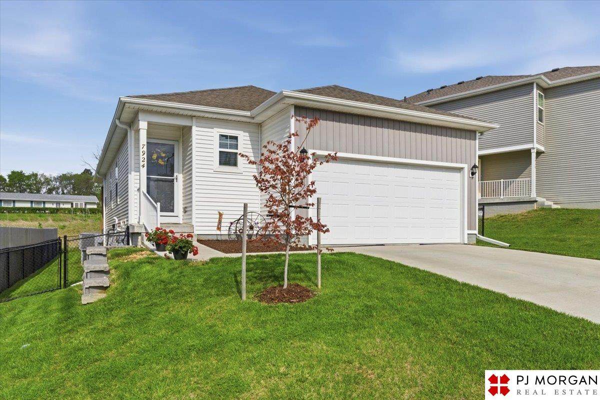 7924 95th Avenue - Photo 1