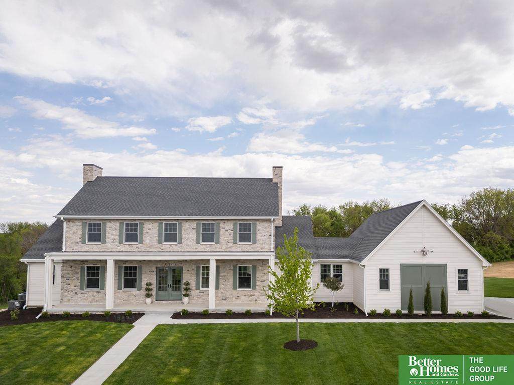 22569 Crestline Circle - Photo 1
