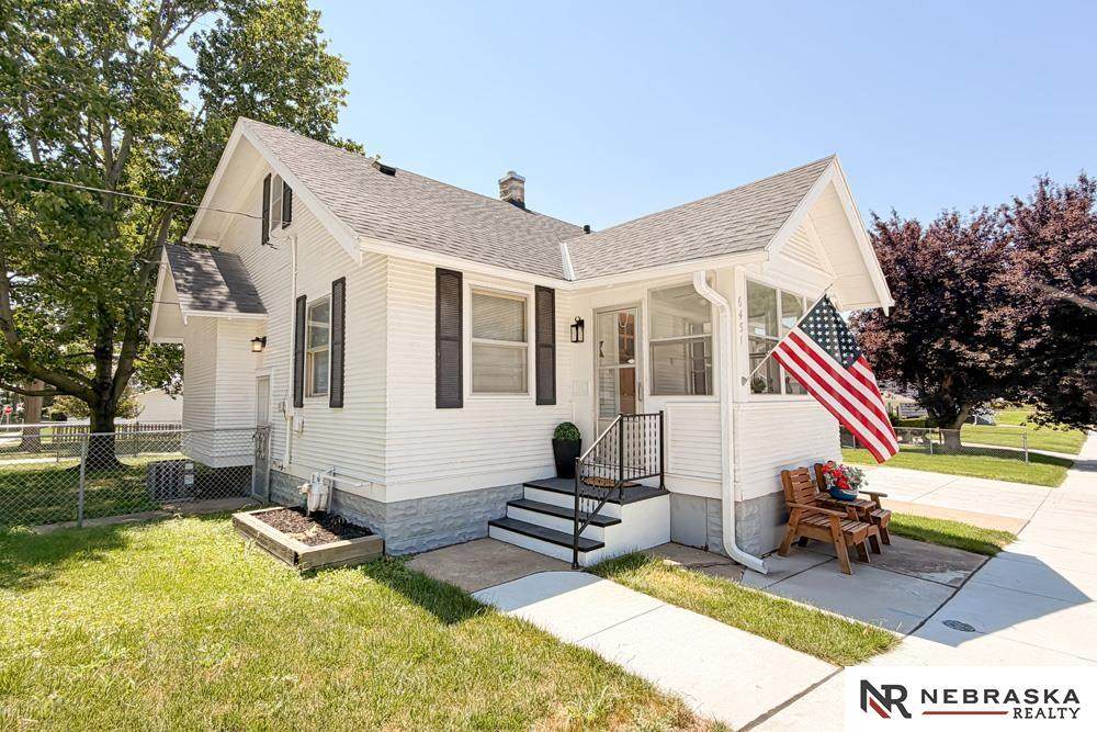 6451 William Street - Photo 1