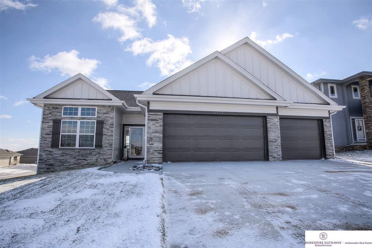 4906 Birchwood Drive - Photo 1