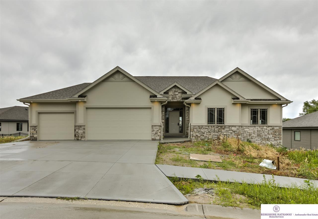 19908 Sherwood Circle - Photo 1