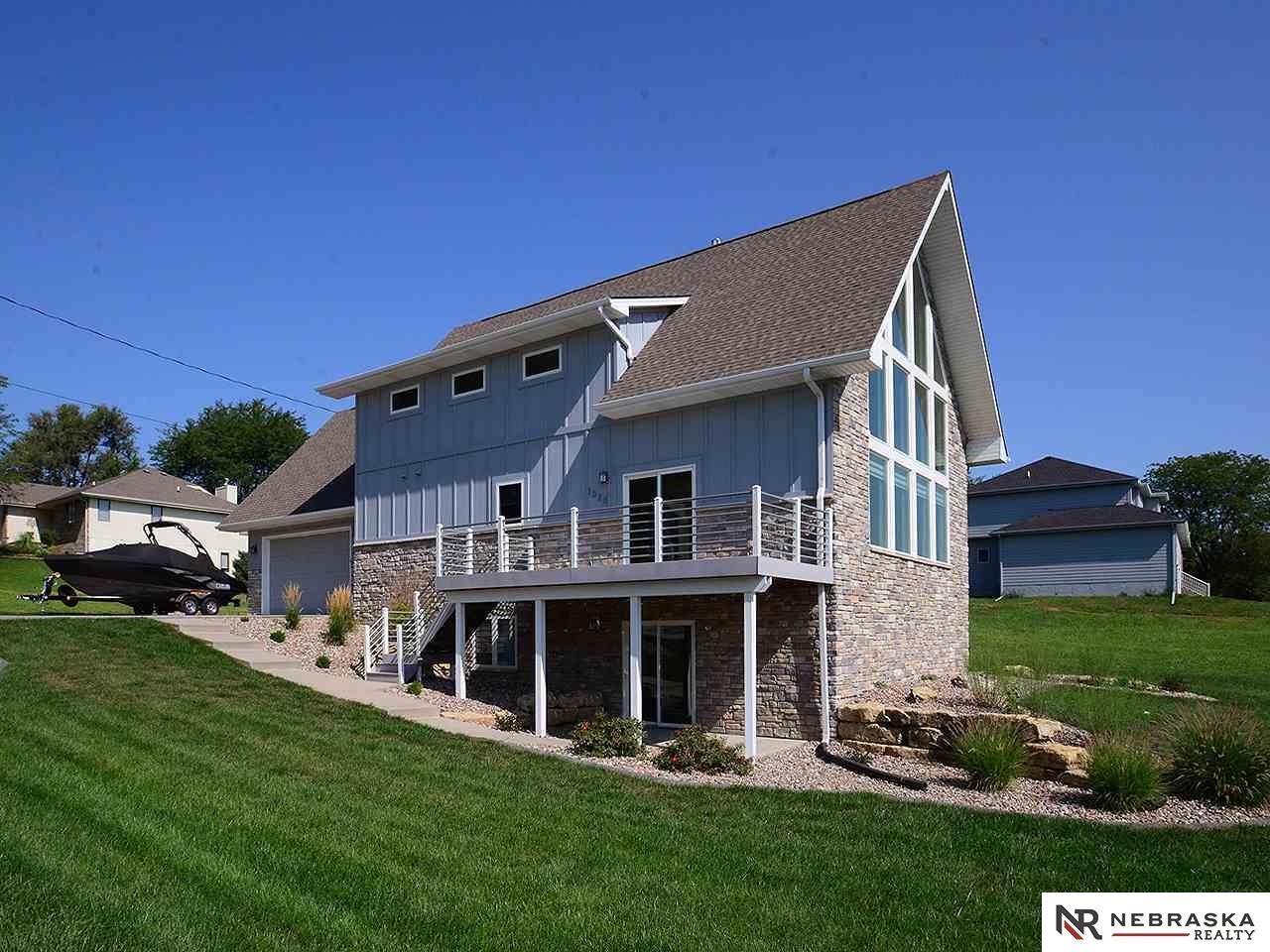 1020 Elm Court - Photo 1