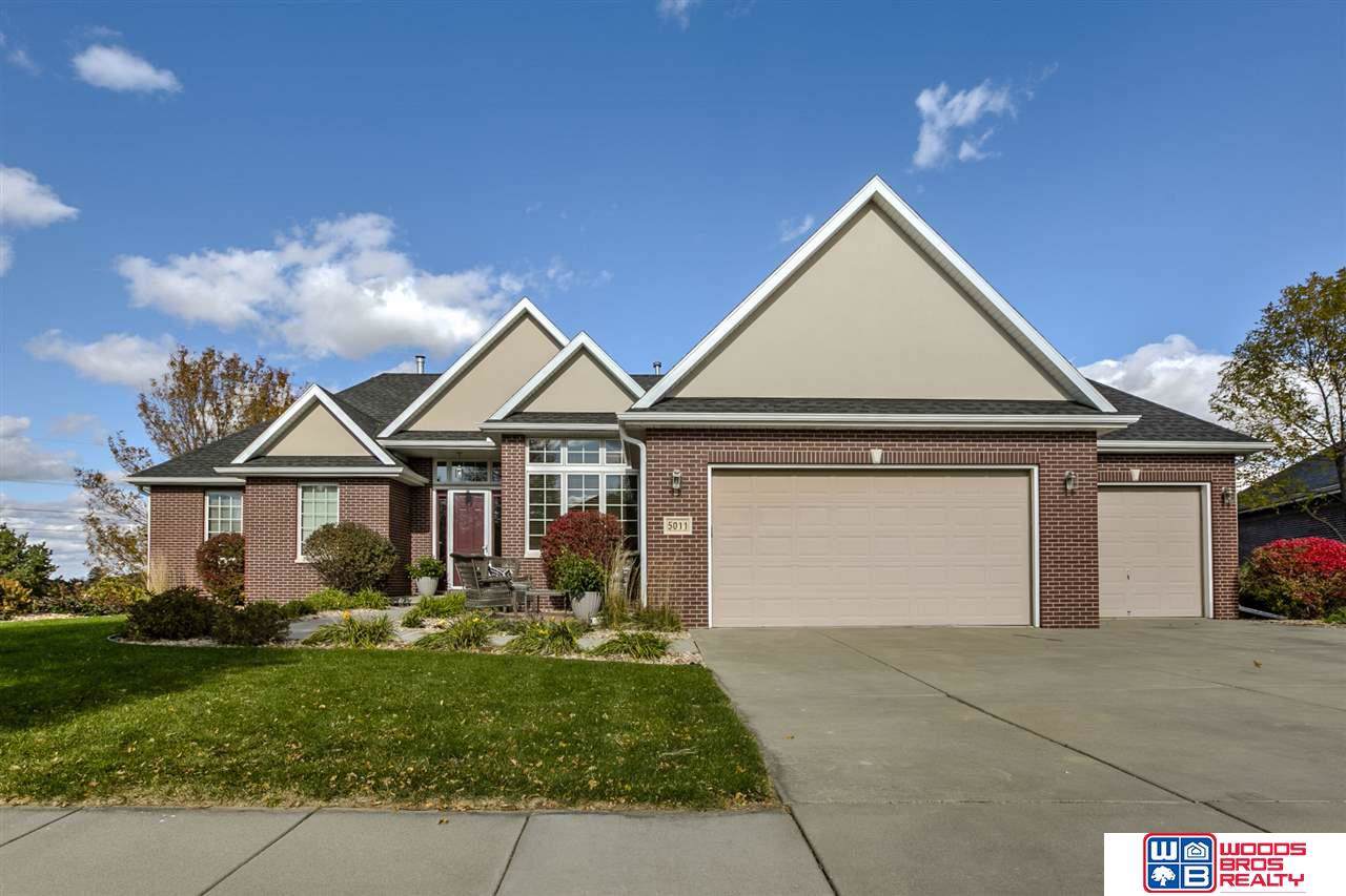 5011 Sawgrass Drive - Photo 1