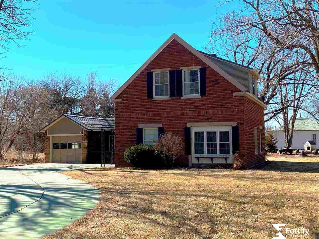 815 4TH Avenue - Photo 1