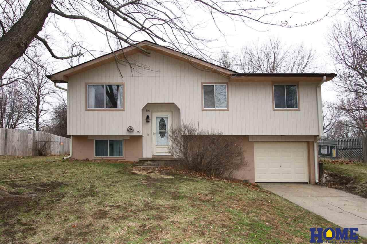 806 Prairie Court - Photo 1