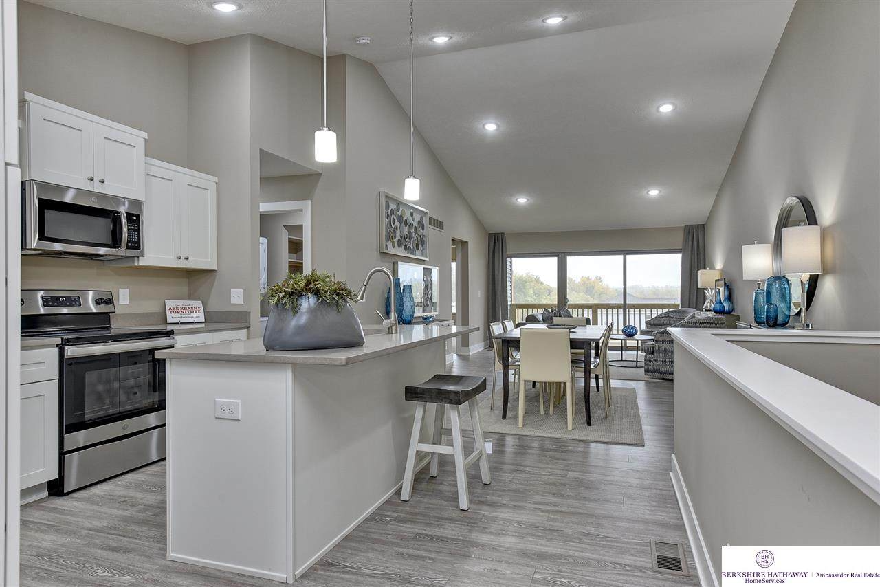 17019 Hawthorne Avenue - Photo 1