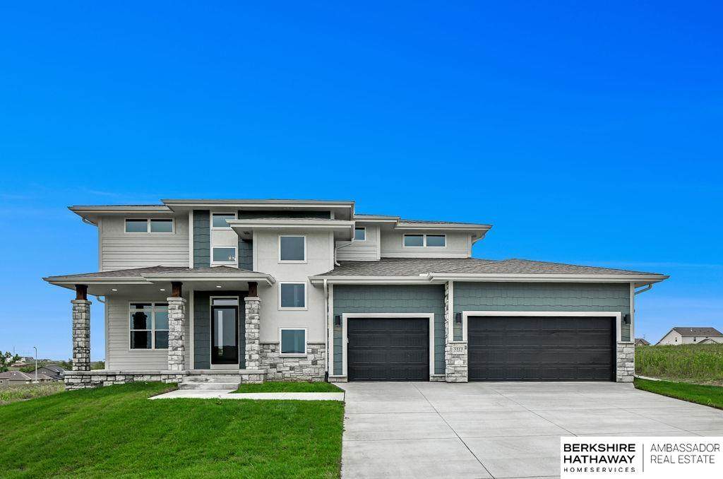 5513 191st Street - Photo 1