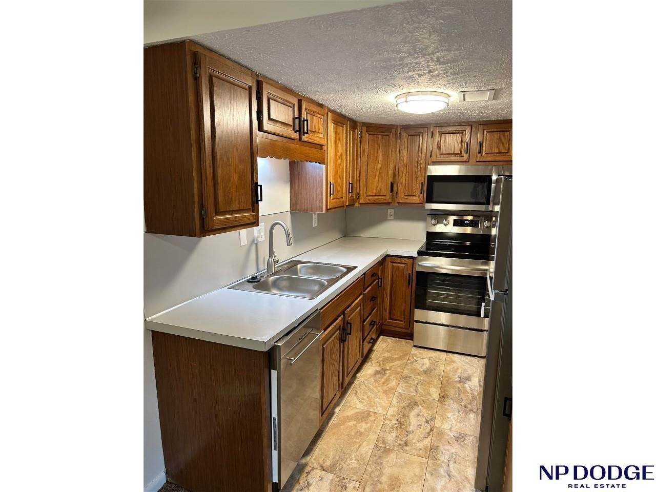 120 38 Avenue - Photo 1