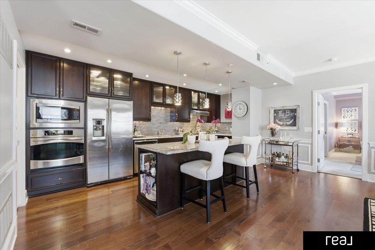 1403 Farnam Street - Photo 1