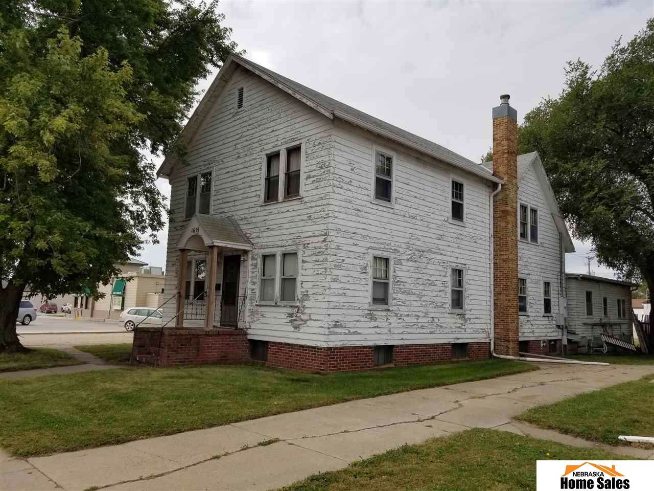1619 Lincoln Avenue - Photo 1