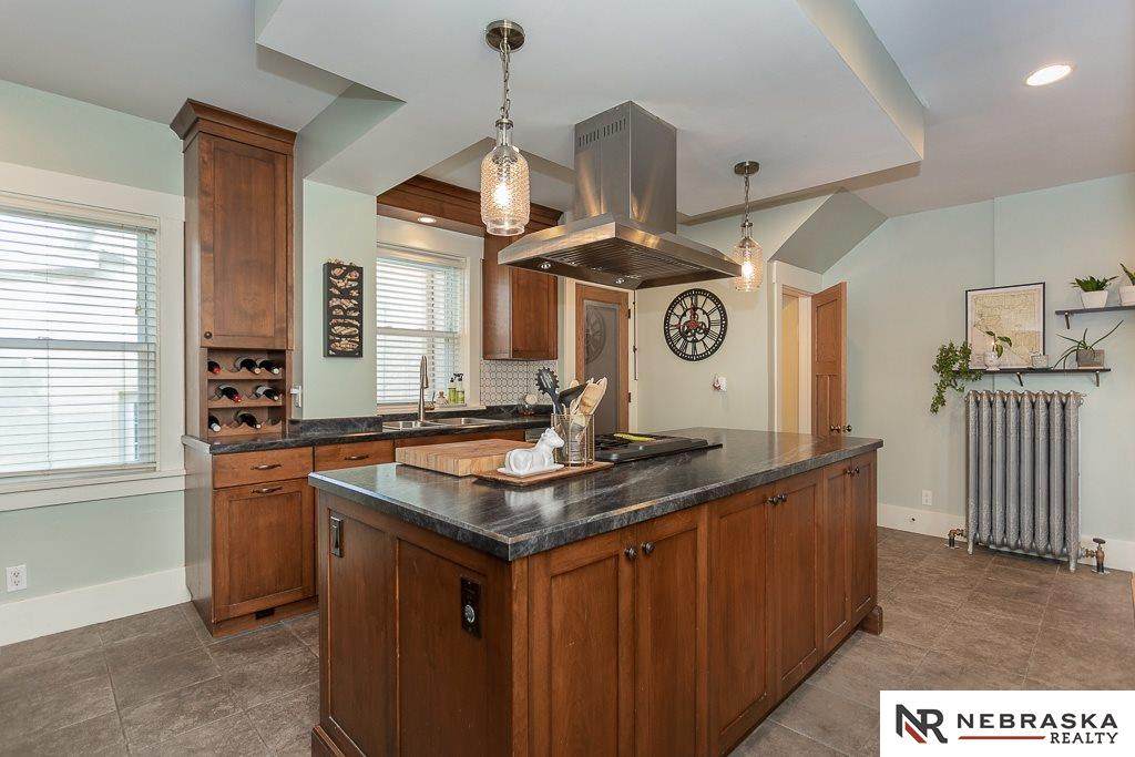 4833 Farnam Street - Photo 1