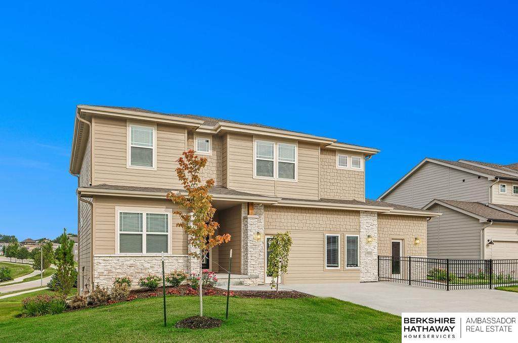 9501 183rd Avenue - Photo 1