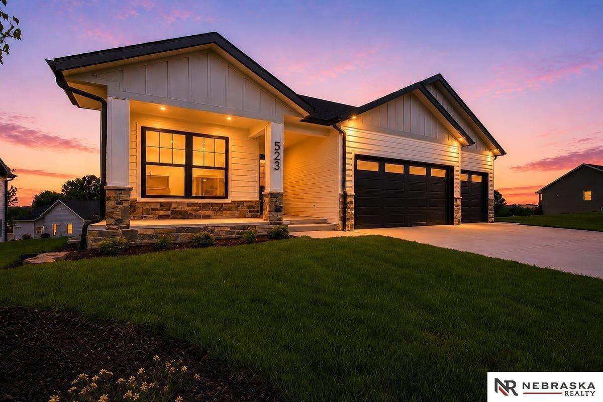 523 Woodsage Road - Photo 1