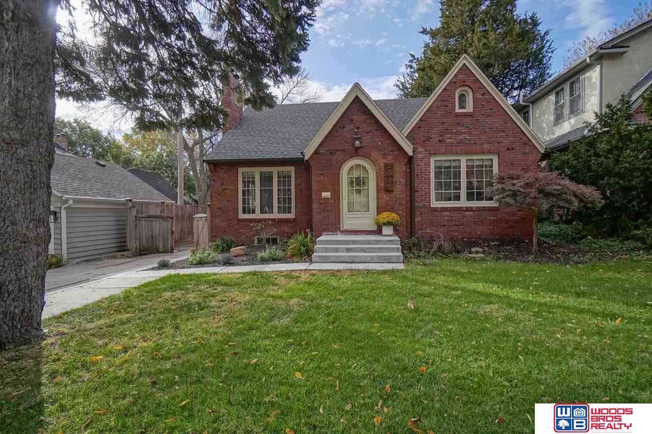 2535 Lafayette Avenue - Photo 1
