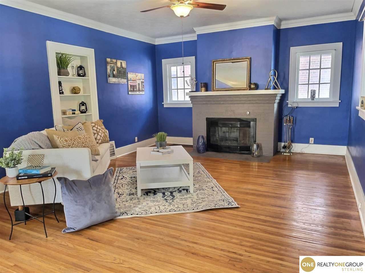 866 35 Street - Photo 1