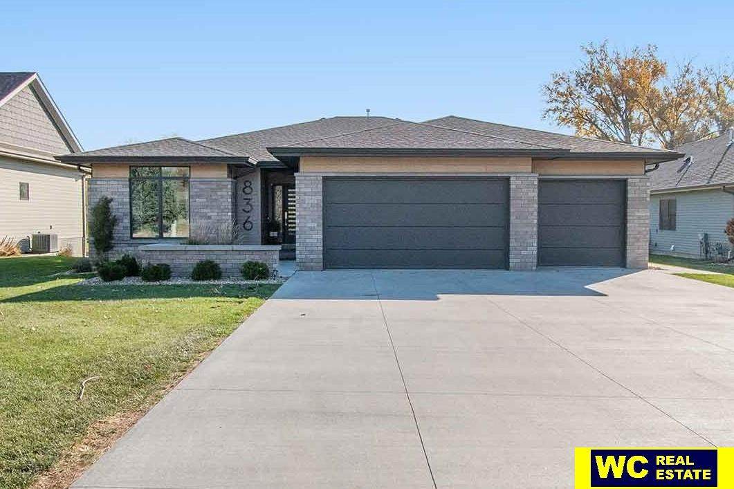 836 18 Avenue - Photo 1