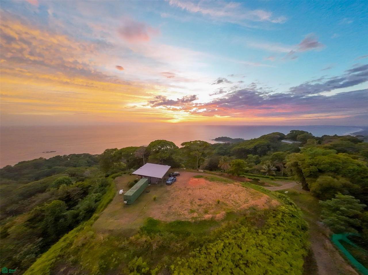  Luxury Hilltop Estate - Photo 1