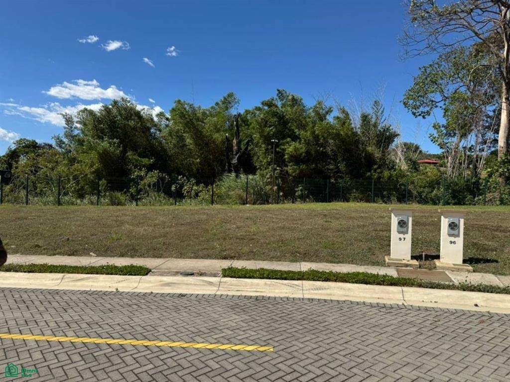  Condominio Dulua - Photo 1