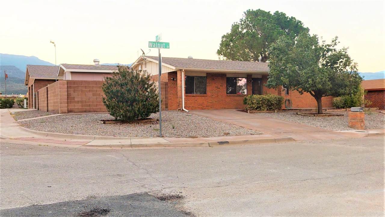 1524 Walnut Dr - Photo 1