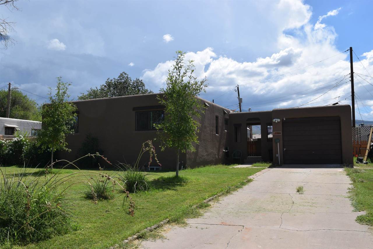 1304 Desert Eve Dr - Photo 1