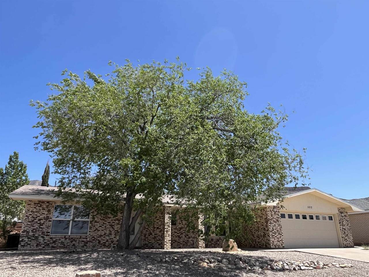 502 Sunset Av - Photo 1