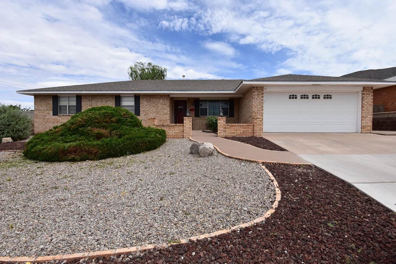2807 Carmel Dr - Photo 1