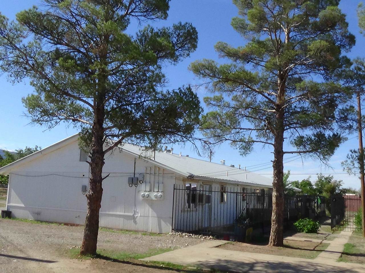 1000 Mescalero St - Photo 1