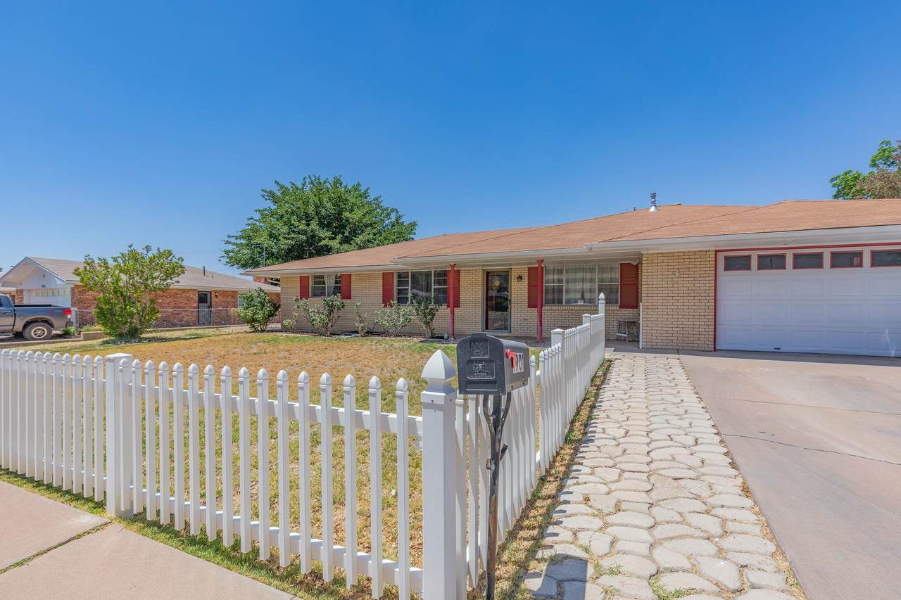 1901 Arizona Av - Photo 1
