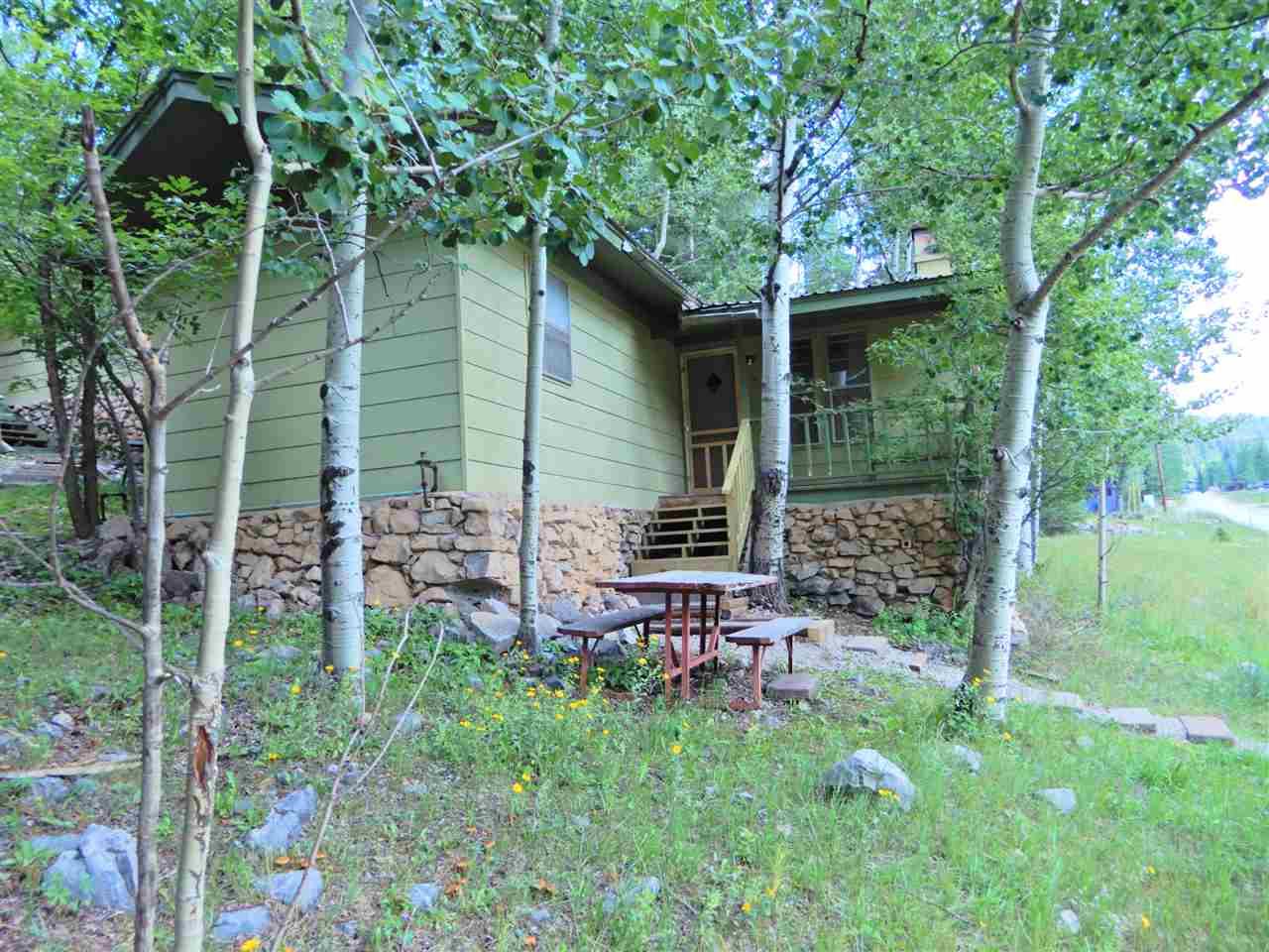 400 Columbine Blvd - Photo 1