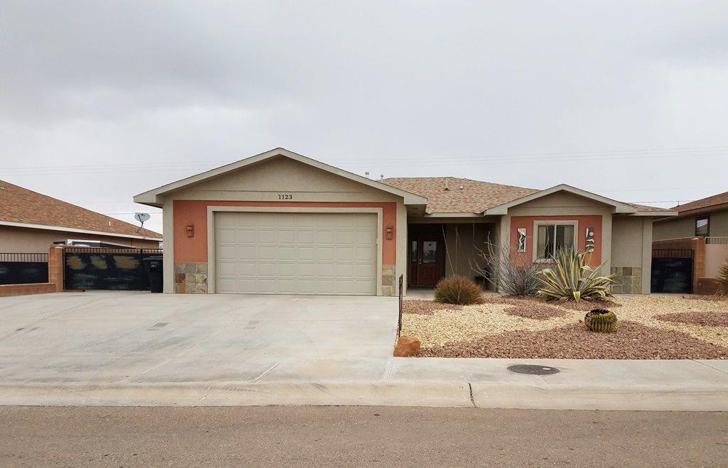 1123 Pajarito Dr - Photo 1