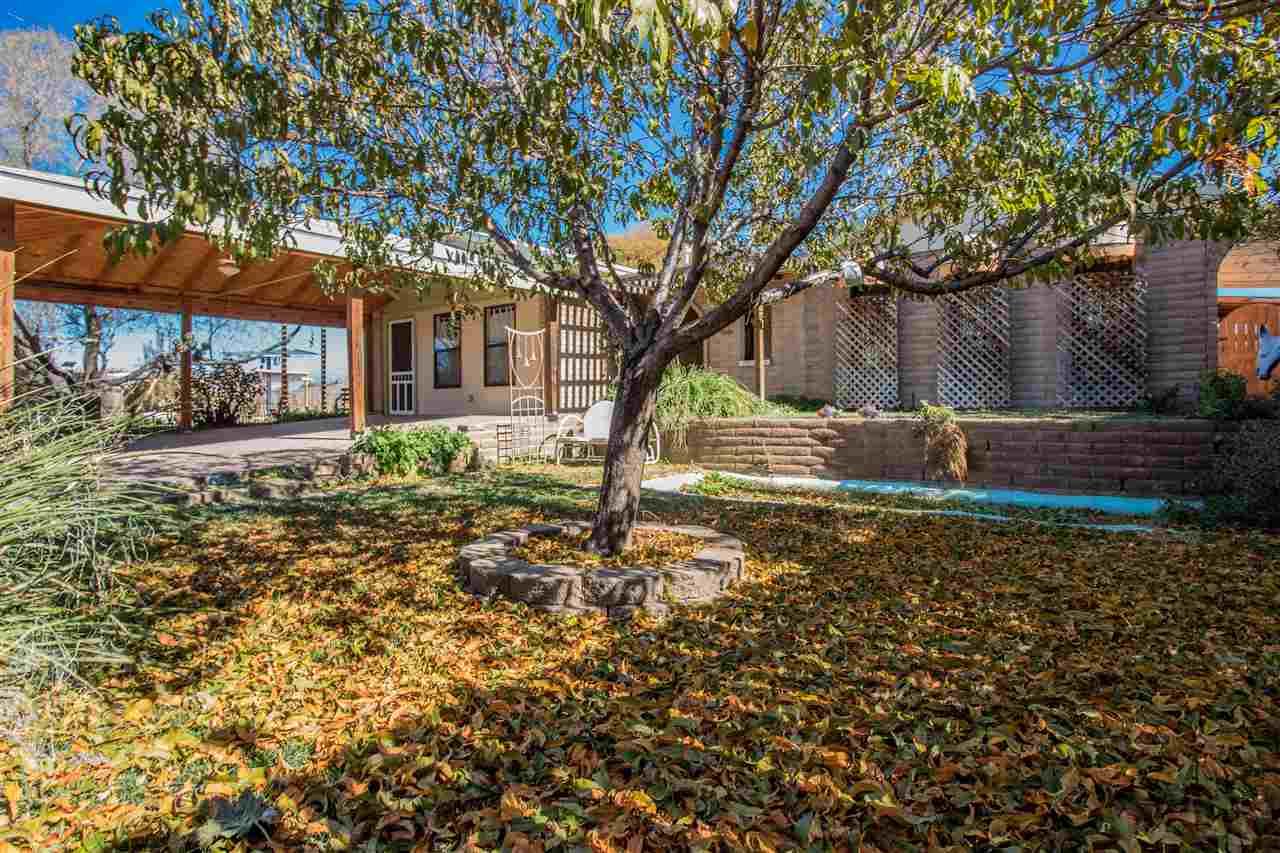1424 Apple Ave - Photo 1