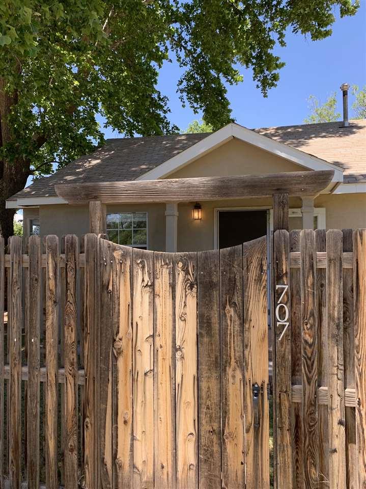 707 Durazno St - Photo 1