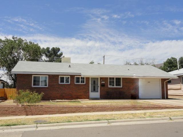 2207 Aspen Dr - Photo 1