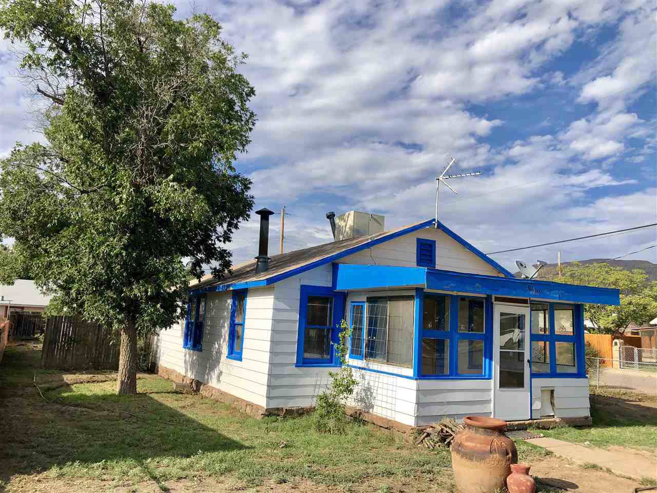 909 Catalina Ln - Photo 1