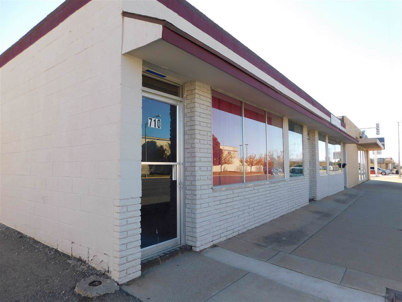 702 Tenth St - Photo 1