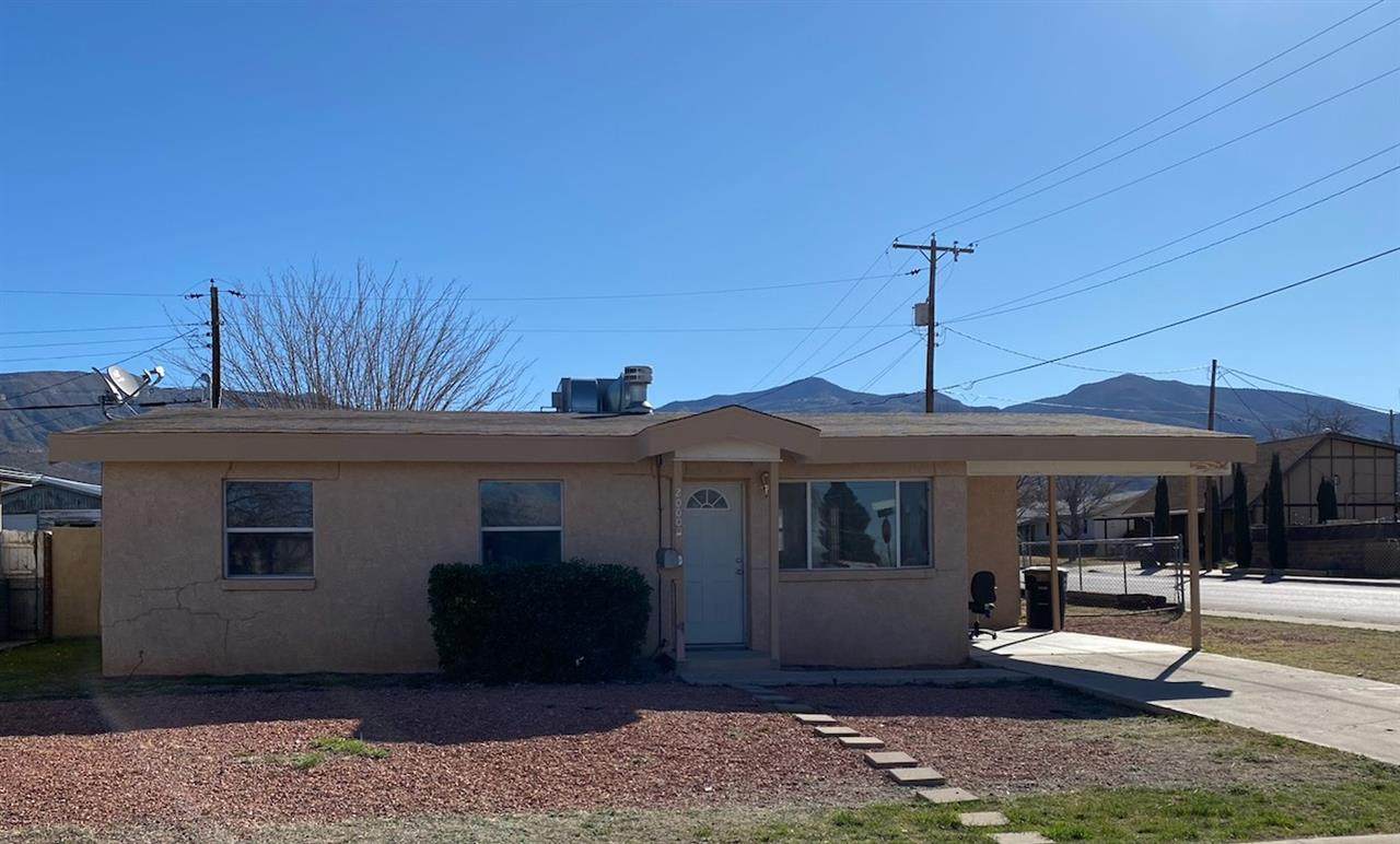 2000 Pecan Dr - Photo 1