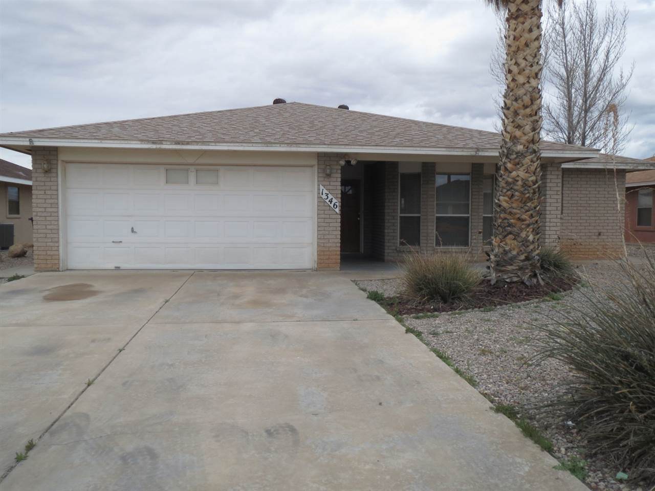 1346 Columbia Av - Photo 1