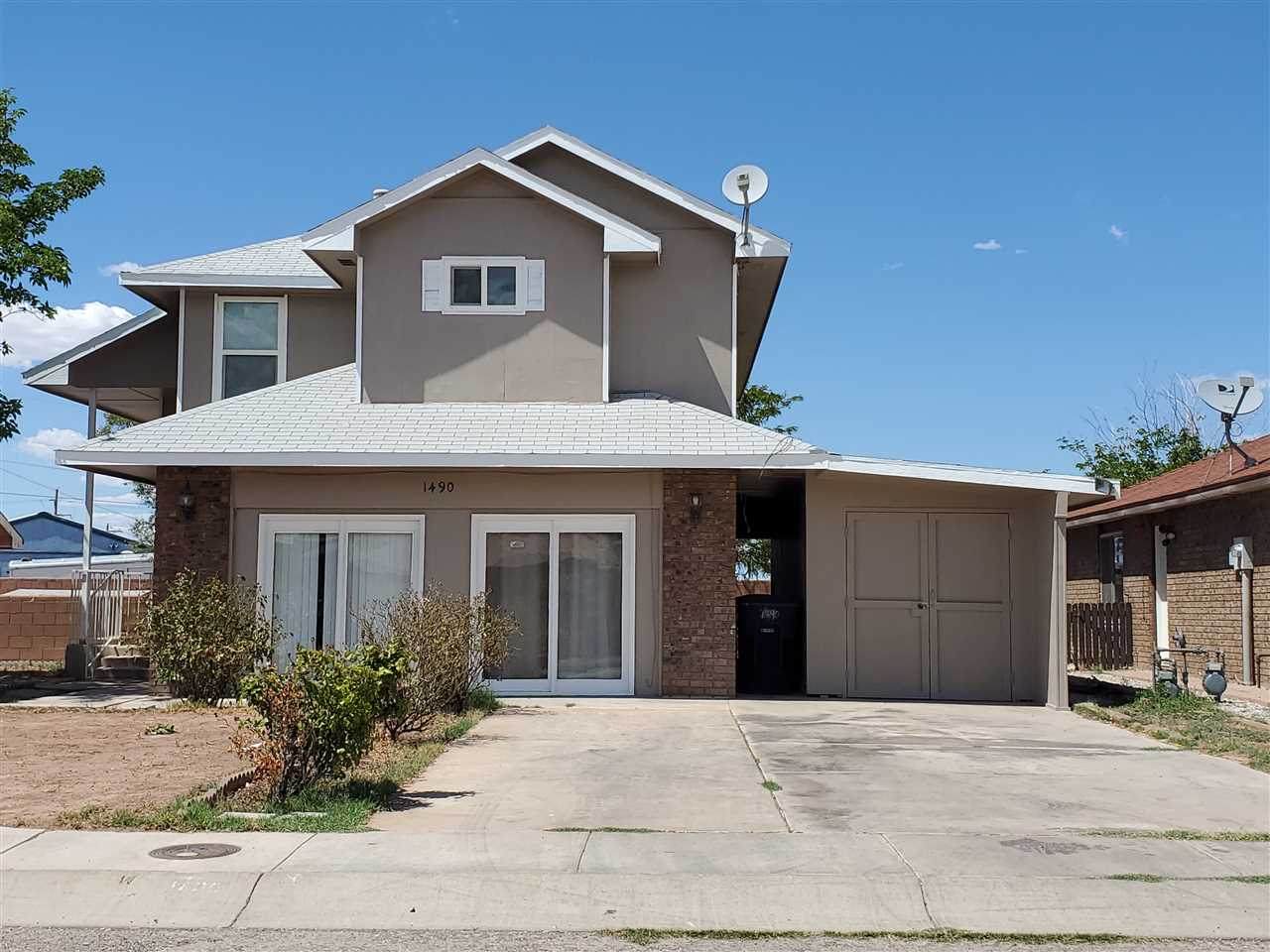 1490 Columbia Av - Photo 1