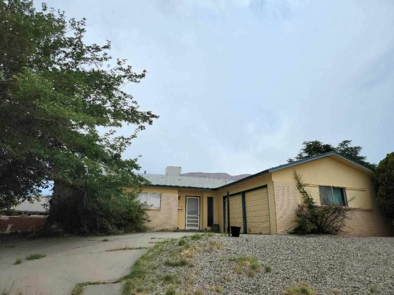 1828 Crescent Dr - Photo 1