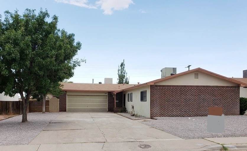 1815 Park Av - Photo 1