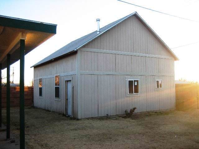 2207 Pecan Dr - Photo 1