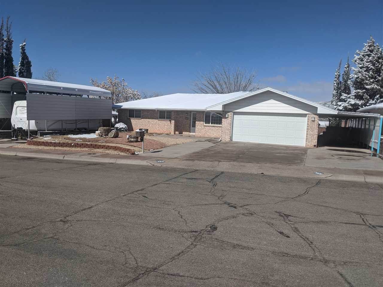 3009 Sunland Dr - Photo 1