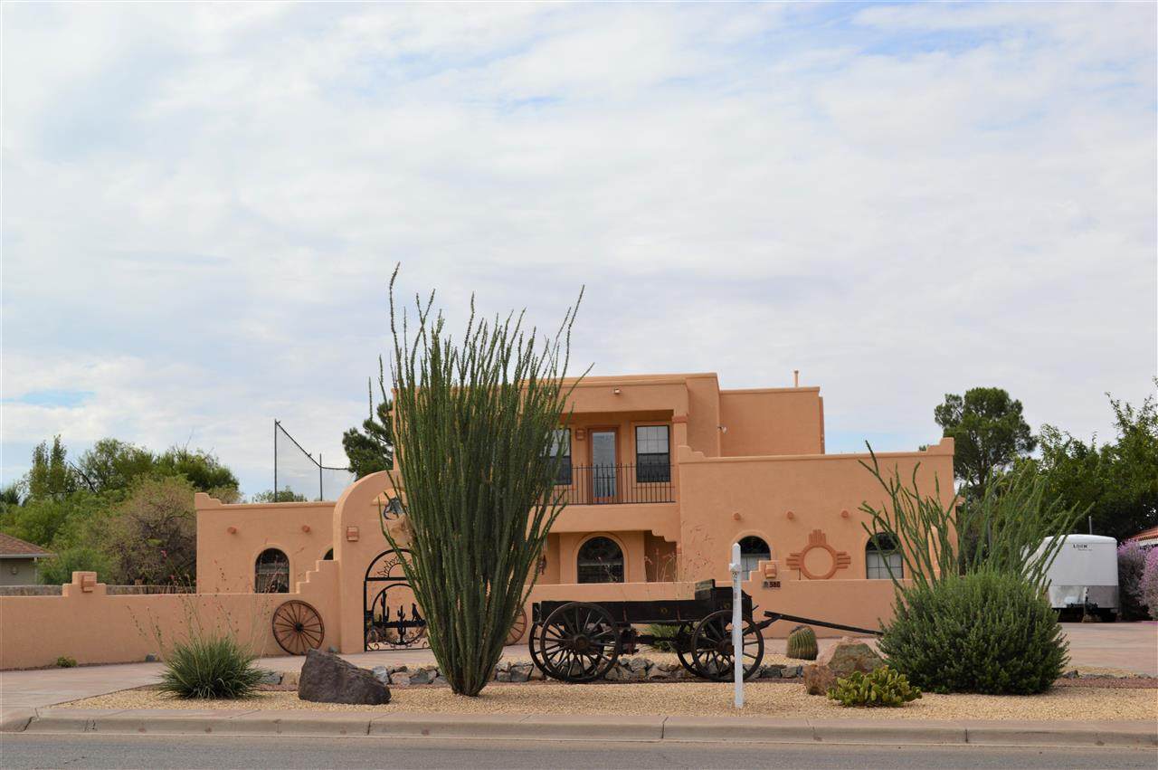 568 Desert Lakes Rd - Photo 1
