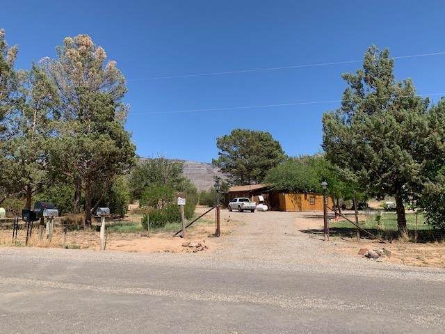 123 Desert Sands Rd - Photo 1