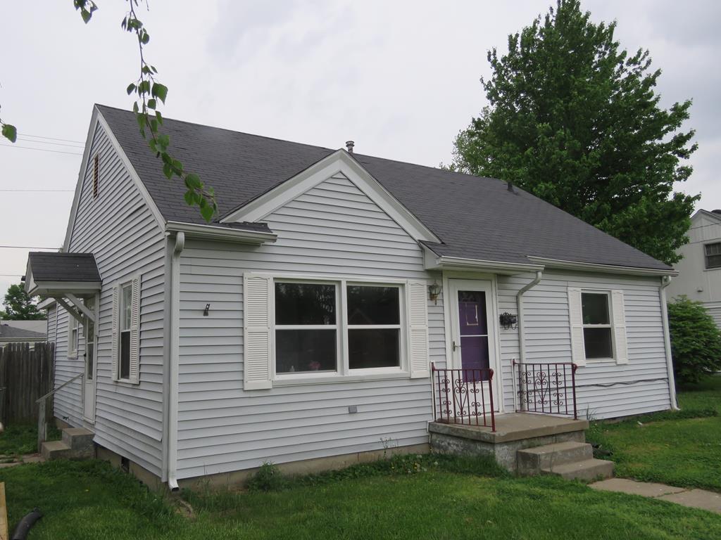 1733 Hill Ave - Photo 1